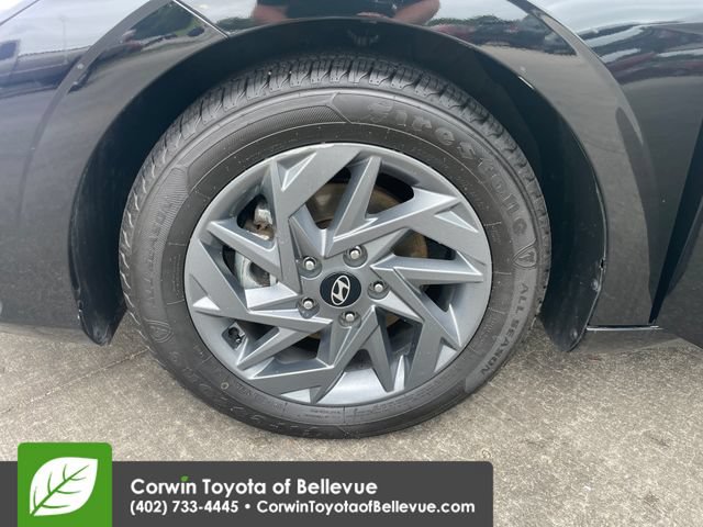 Used 2024 Hyundai Elantra SEL FWD image 25