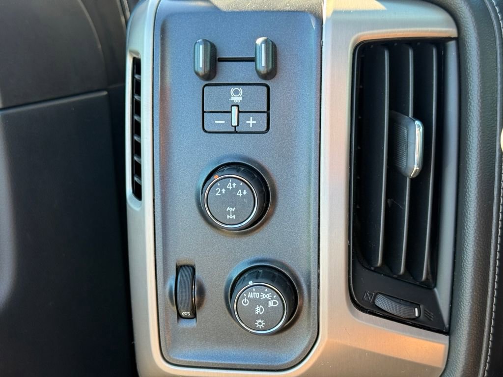 Used 2015 GMC Sierra 3500 Denali w/ Duramax Plus Package image 23