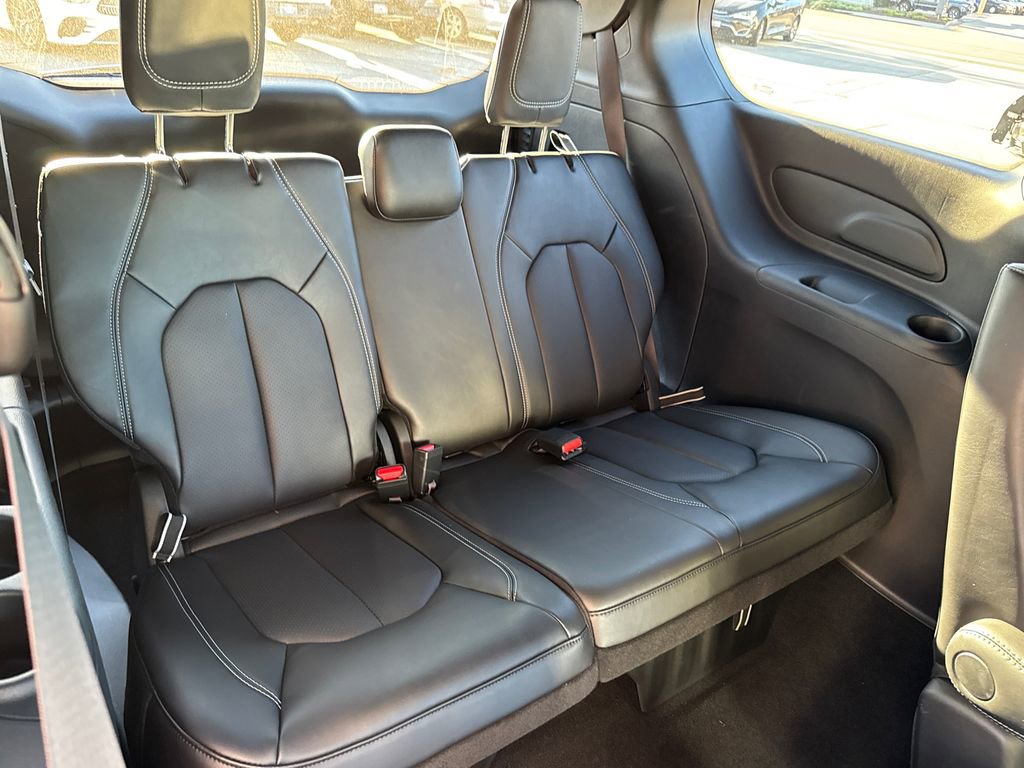 New 2026 Chrysler Pacifica Select FWD image 15