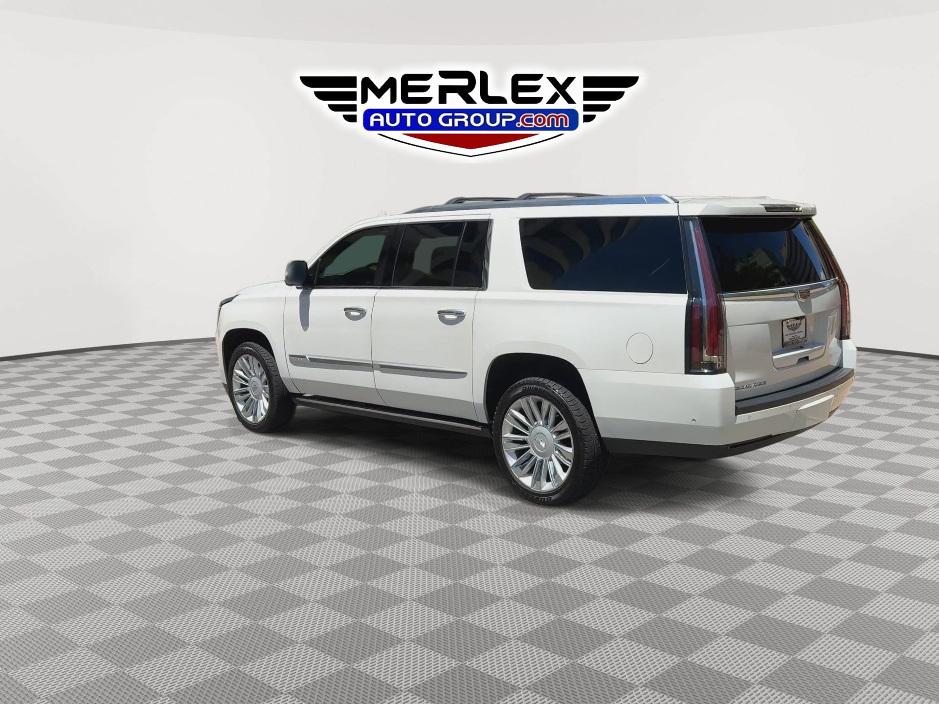Used 2018 Cadillac Escalade ESV Platinum AWD/4WD image 6