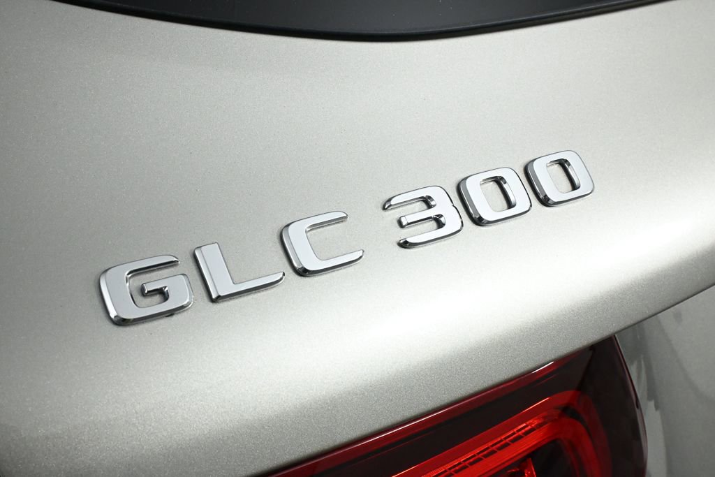Certified 2022 Mercedes-Benz GLC 300 w/ Premium Package Lite image 28