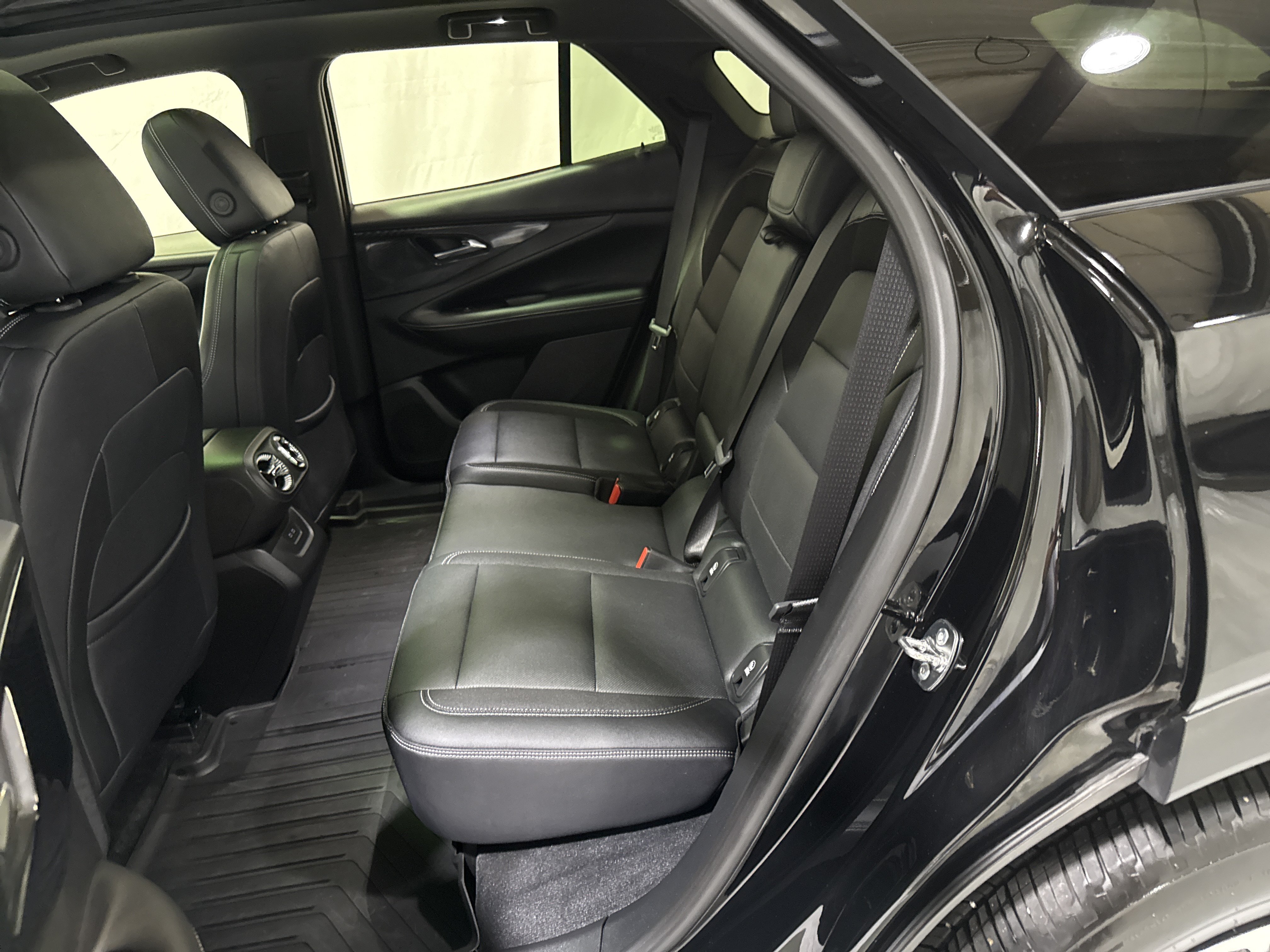 Certified 2024 Chevrolet Blazer EV LT AWD/4WD image 17