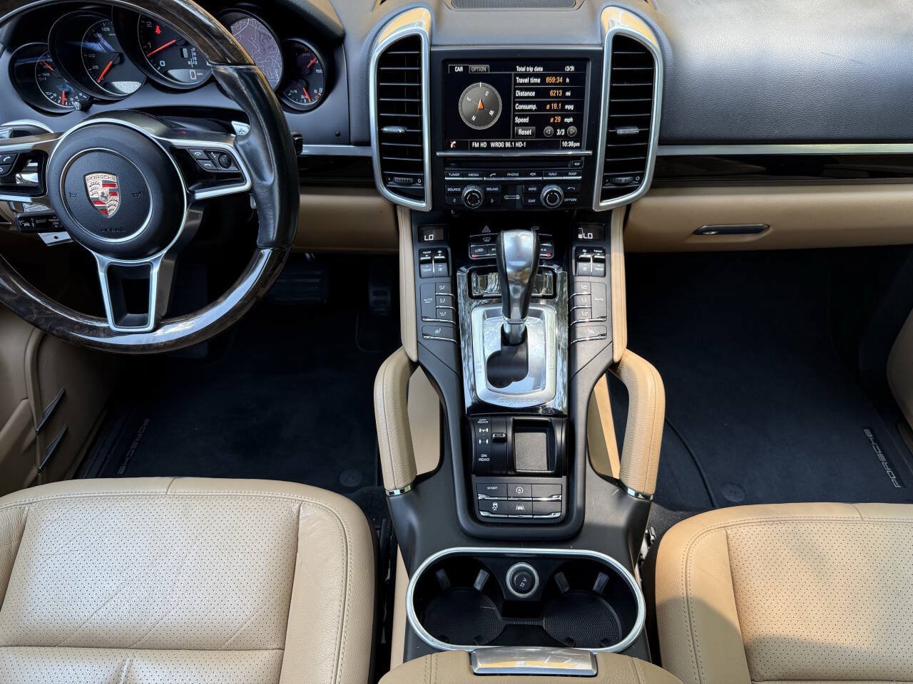 Used 2016 Porsche Cayenne AWD/4WD image 3
