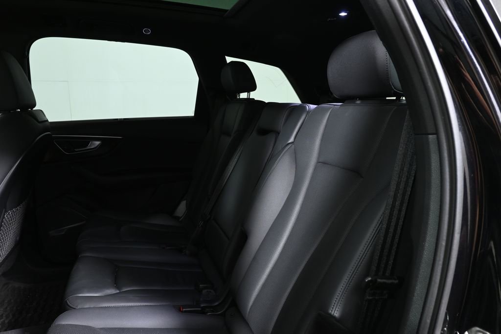 Used 2020 Audi Q7 3.0T Premium Plus w/ Premium Plus Package AWD/4WD image 6