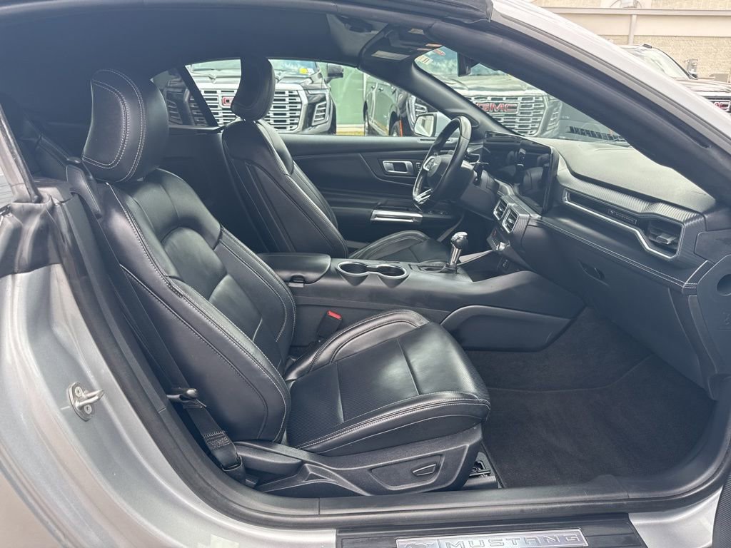 Used 2025 Ford Mustang Premium RWD image 20