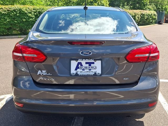 Used 2017 Ford Focus SE FWD image 5