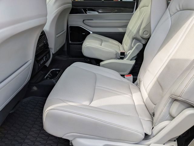 Used 2022 Jeep Wagoneer Series III w/ Premium Group I image 26