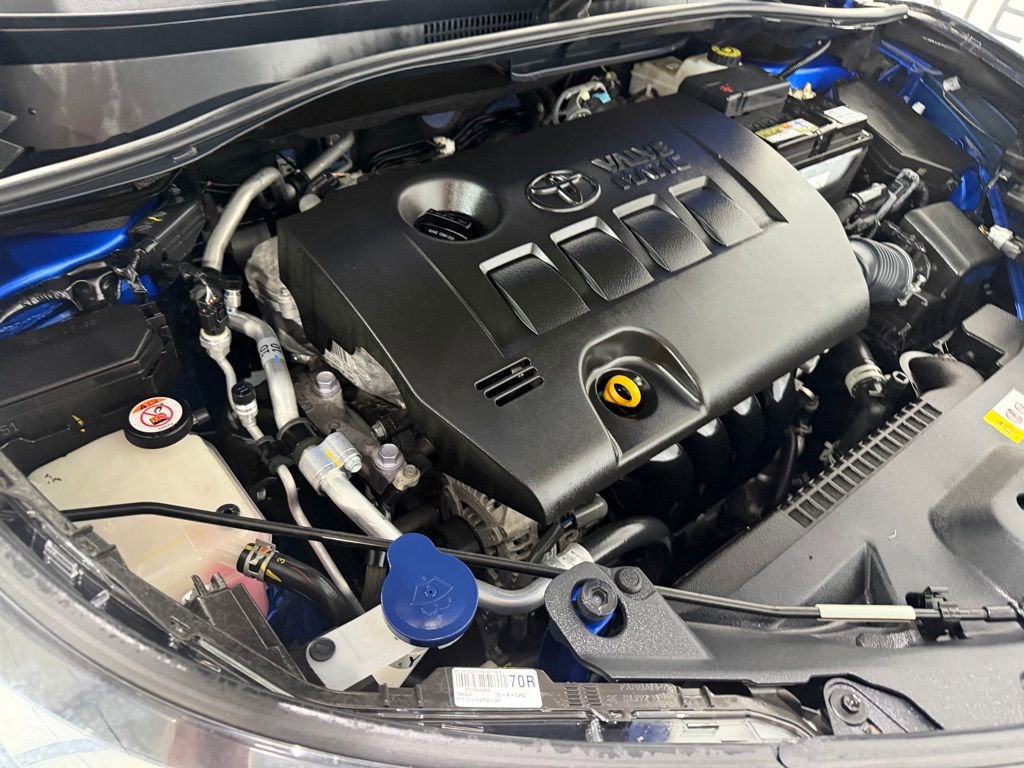 Used 2021 Toyota C-HR XLE FWD image 6