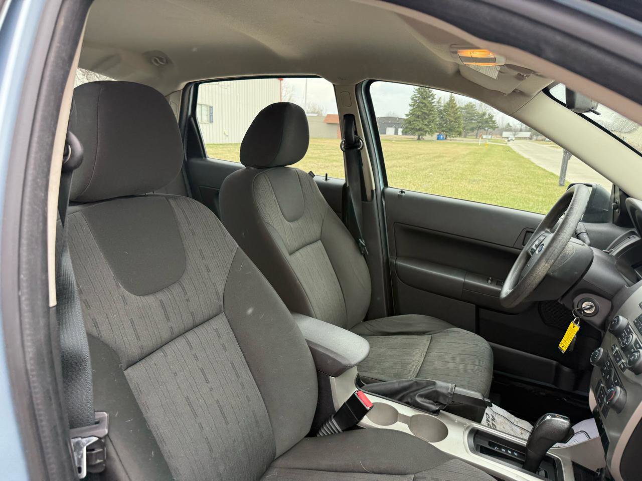 Used 2009 Ford Focus SE FWD image 22