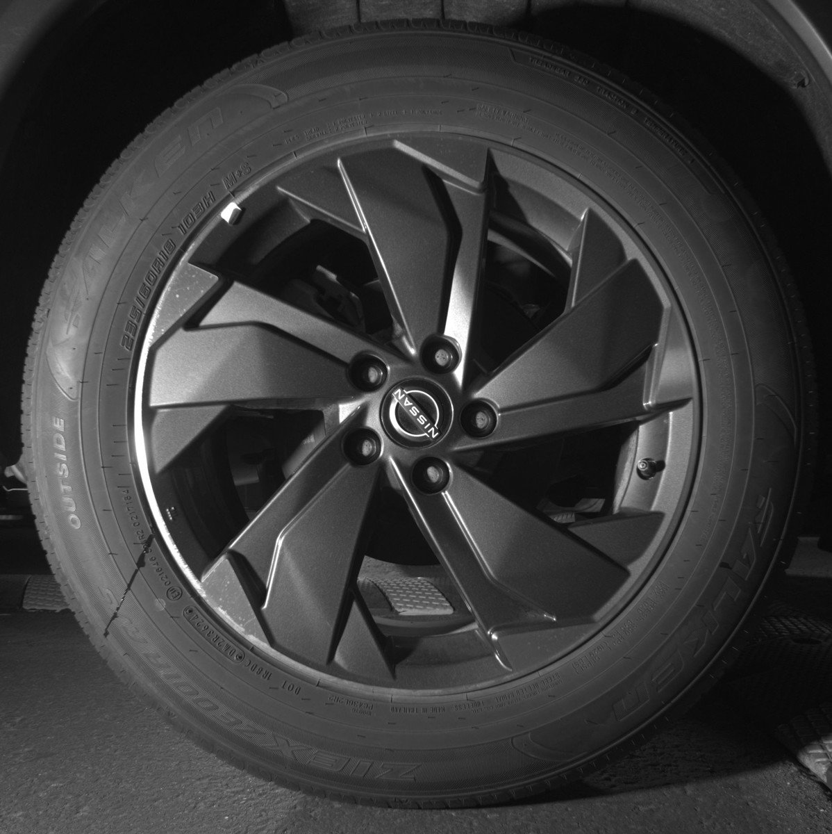 Used 2025 Nissan Rogue SV image 15