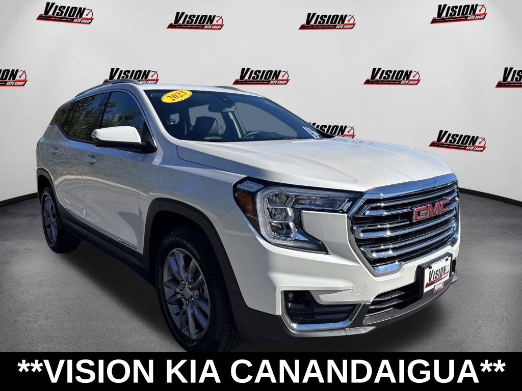 Used 2023 GMC Terrain SLT AWD/4WD image 3