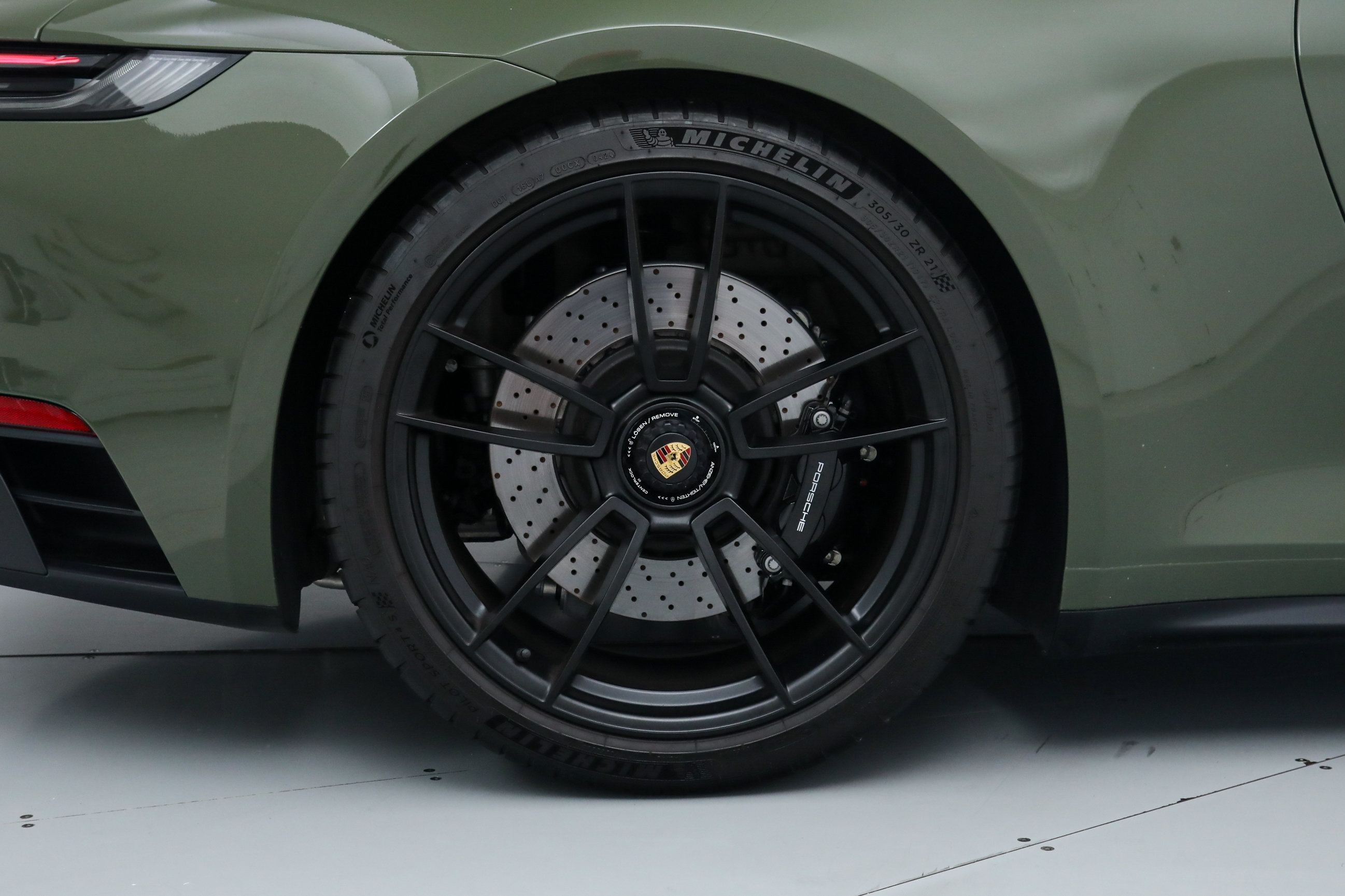 Used 2024 Porsche 911 GTS Coupe image 36