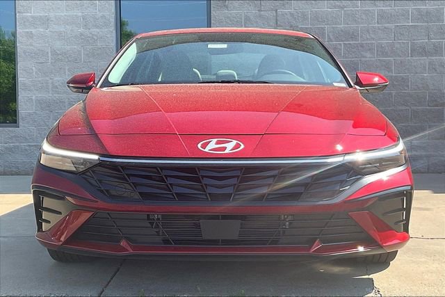 New 2025 Hyundai Elantra Limited image 16