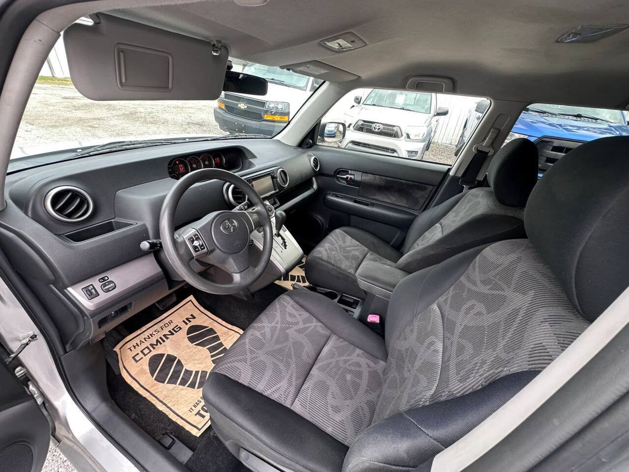 Used 2014 Scion xB FWD image 9