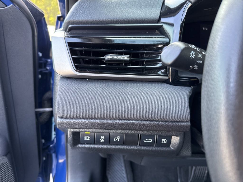 Used 2025 Toyota Camry XSE FWD image 9
