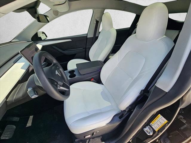 Used 2024 Tesla Model Y Long Range RWD image 17