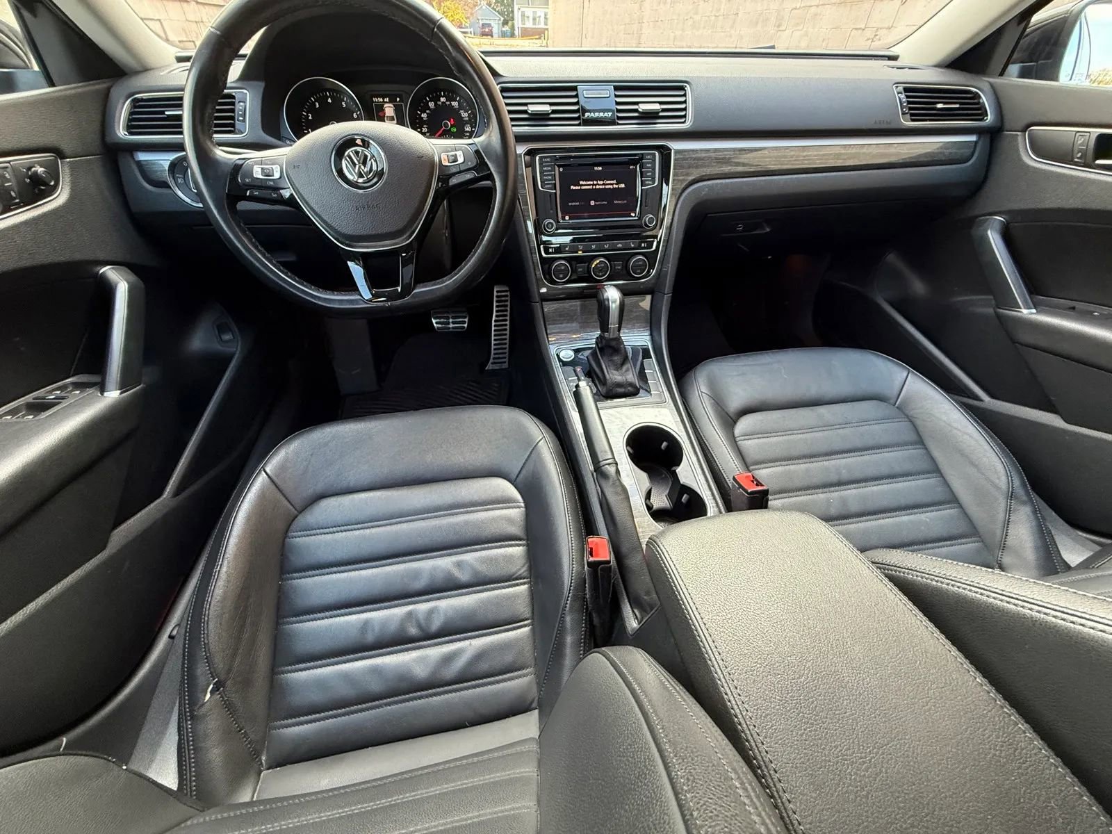 Used 2018 Volkswagen Passat 3.6 SEL Premium image 14