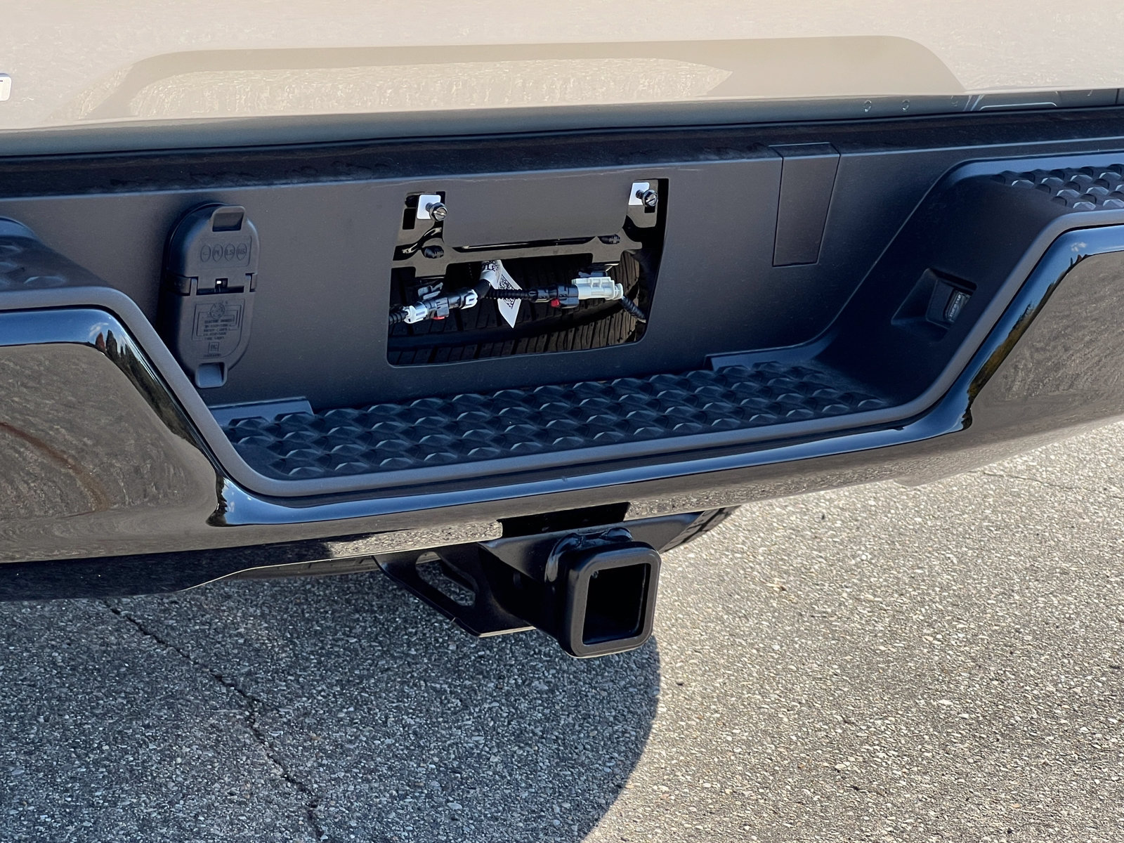 Used 2024 Chevrolet Colorado Trail Boss w/ Advanced Trailering Package AWD/4WD image 10