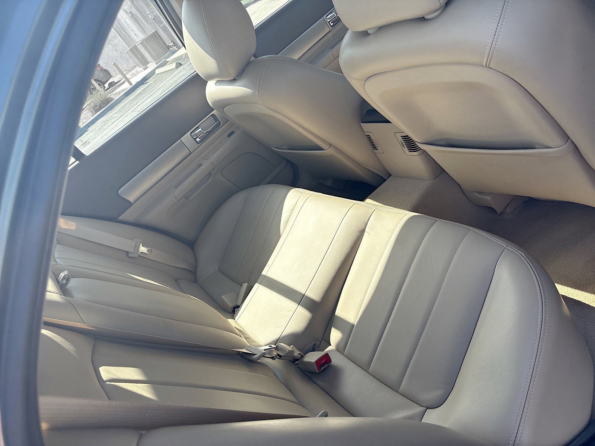 Used 2006 Lincoln LS image 17