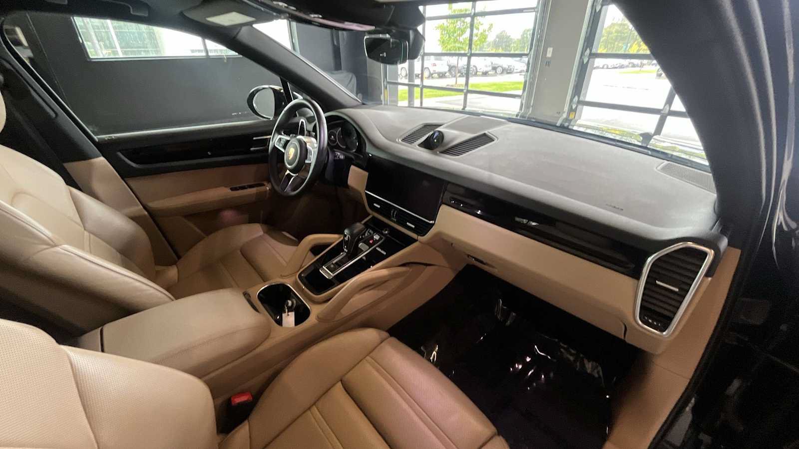 Used 2023 Porsche Cayenne S AWD/4WD image 10