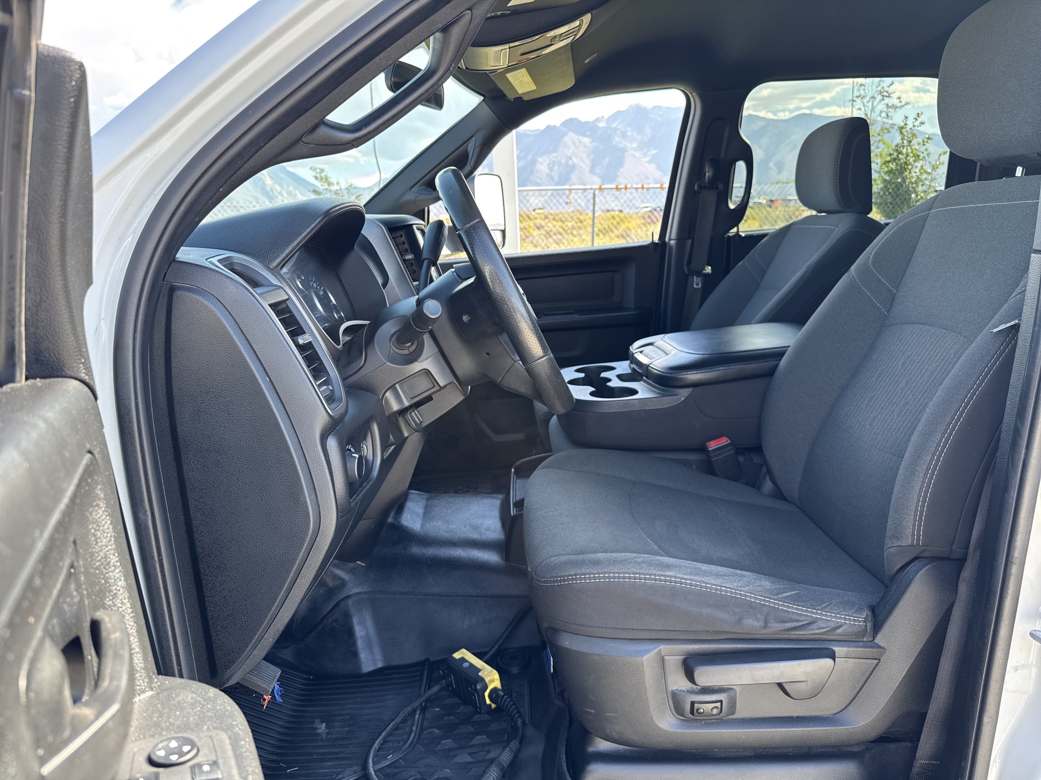 Used 2022 RAM 3500 Tradesman w/ Chrome Appearance Group AWD/4WD image 15