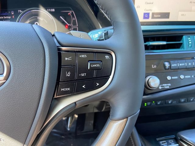 Used 2023 Lexus ES 300h w/ Luxury Package FWD image 17