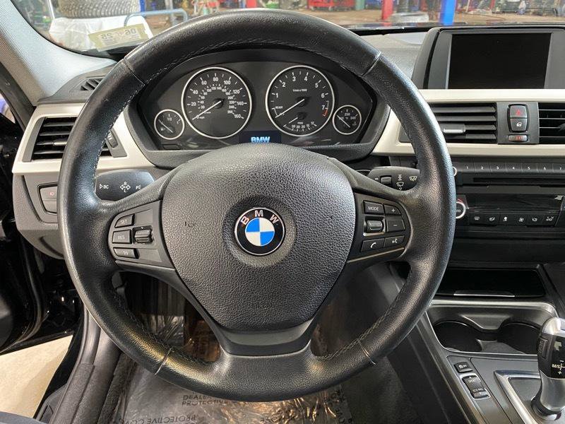 Used 2015 BMW 320i xDrive Sedan AWD/4WD image 10