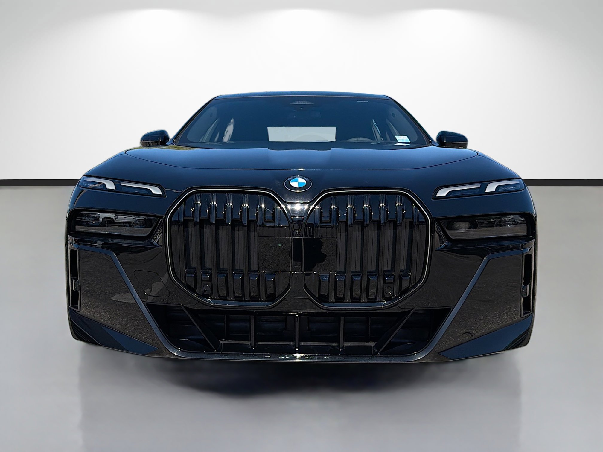 New 2026 BMW 740i xDrive w/ Premium Package image 8