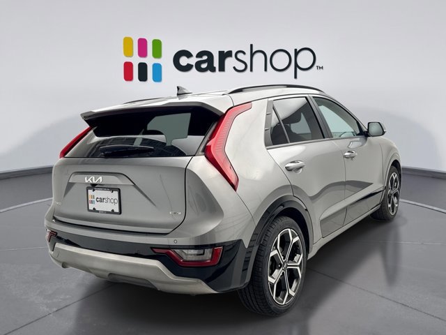 Used 2023 Kia Niro SX Touring image 5