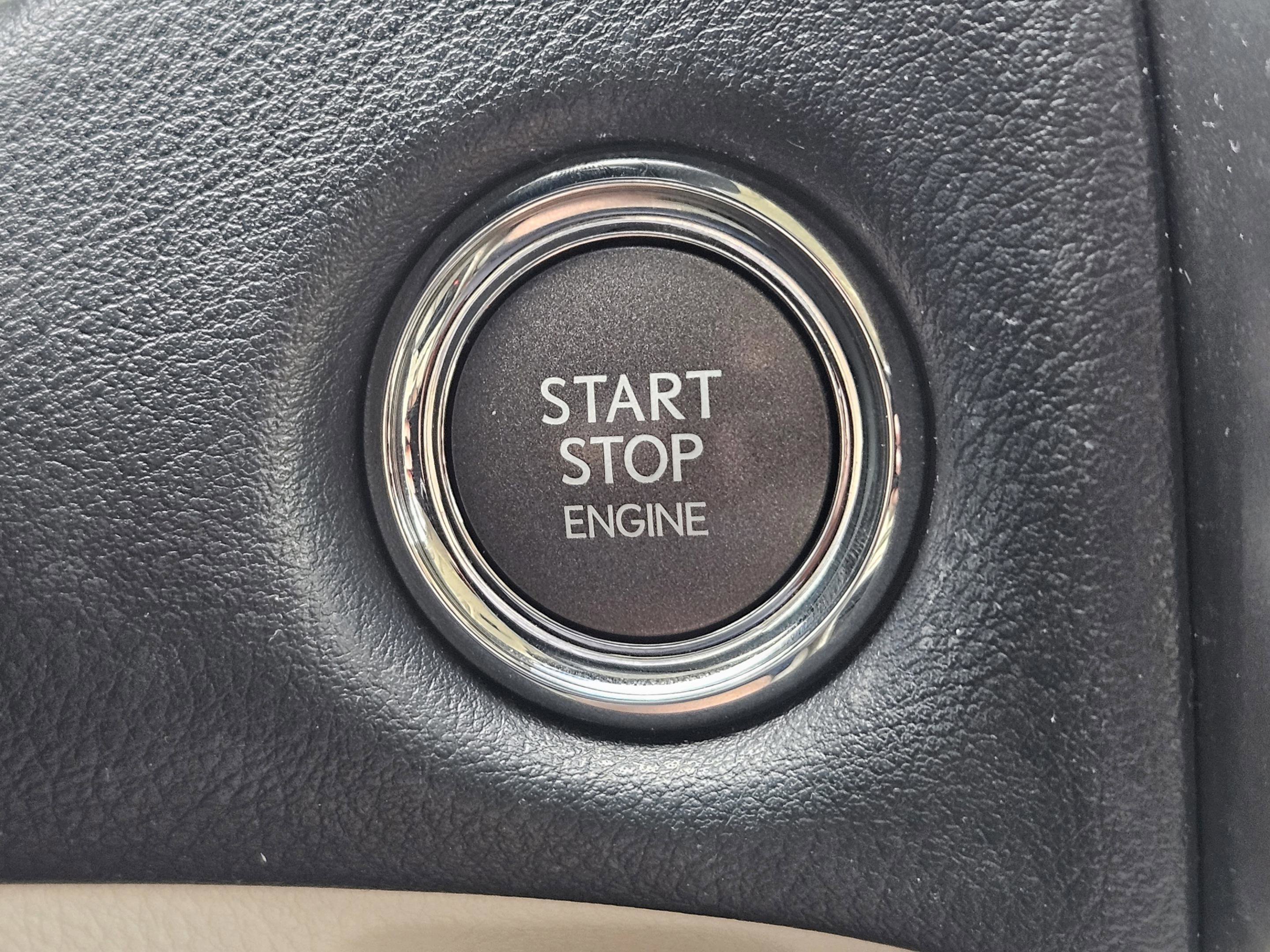 Used 2023 Lexus GX 460 Premium w/ Accessory Package image 23