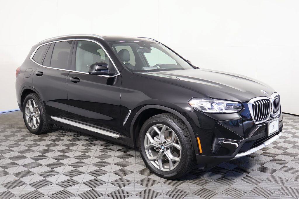 Used 2024 BMW X3 sDrive30i w/ Convenience Package RWD image 3