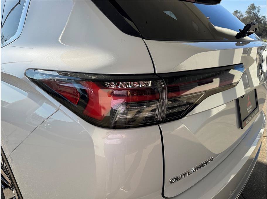 New 2026 Mitsubishi Outlander SEL FWD image 24
