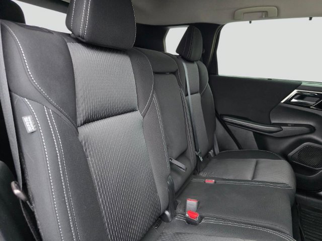Used 2022 Mitsubishi Outlander ES FWD image 12
