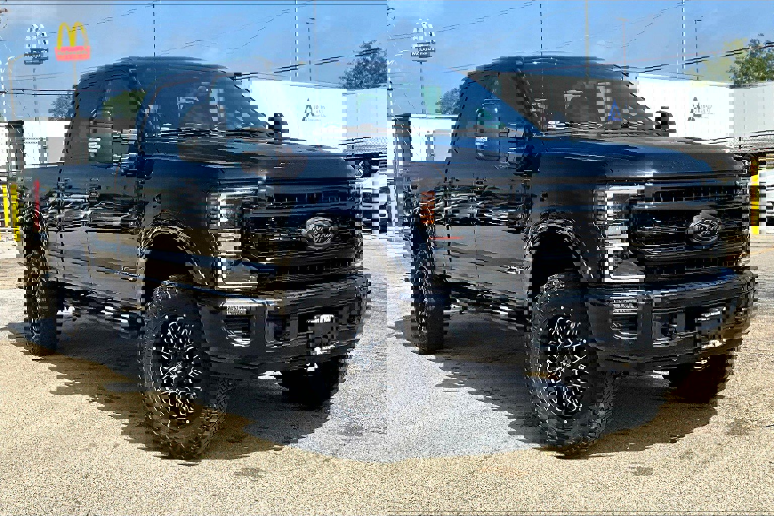 Used 2022 Ford F250 Lariat w/ Tremor Off-Road Package image 38