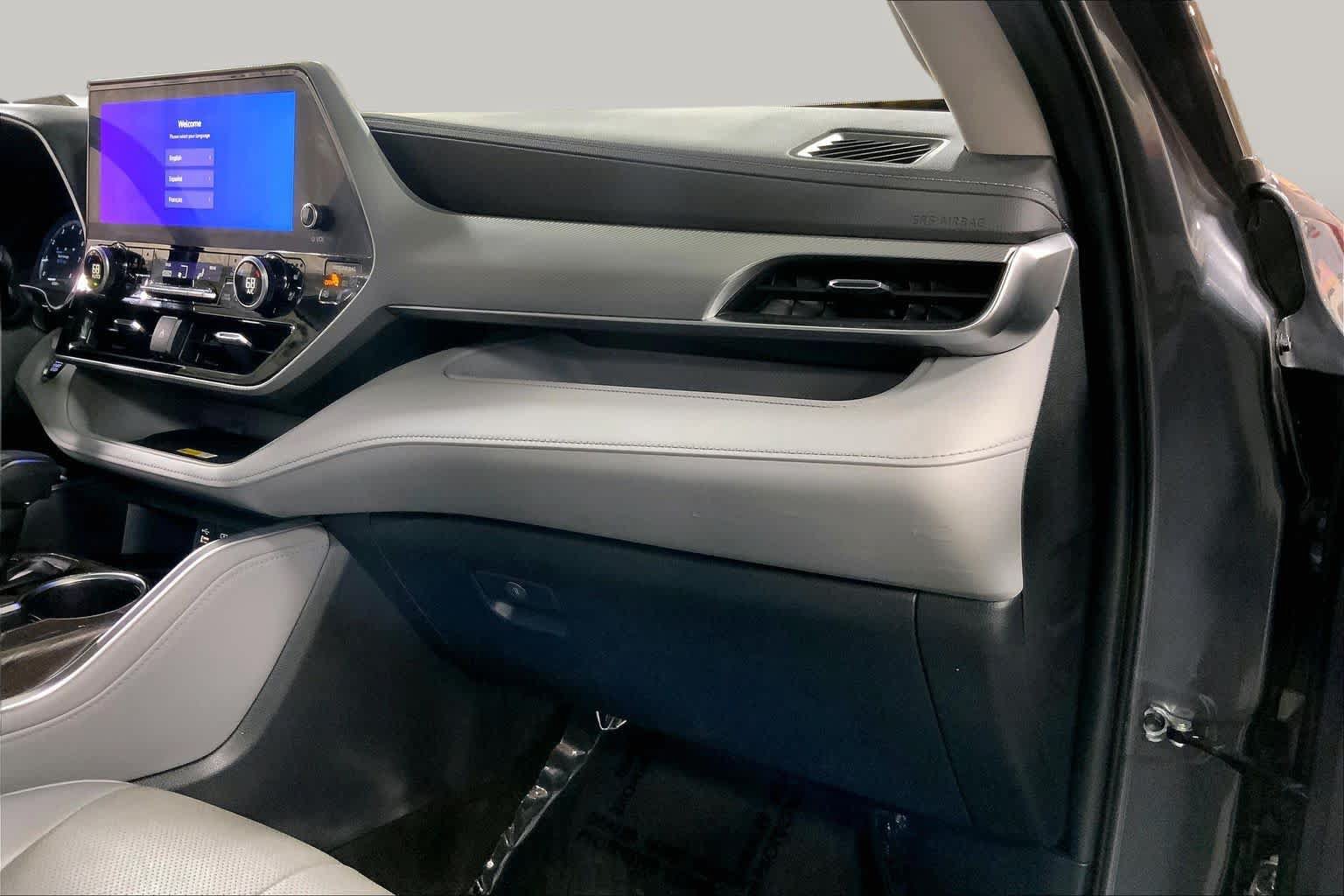 Used 2023 Toyota Highlander Platinum AWD/4WD image 19