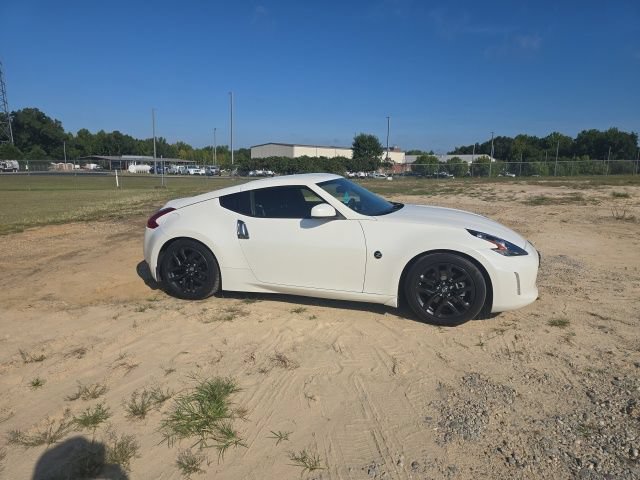 Used 2020 Nissan 370Z Coupe RWD image 11
