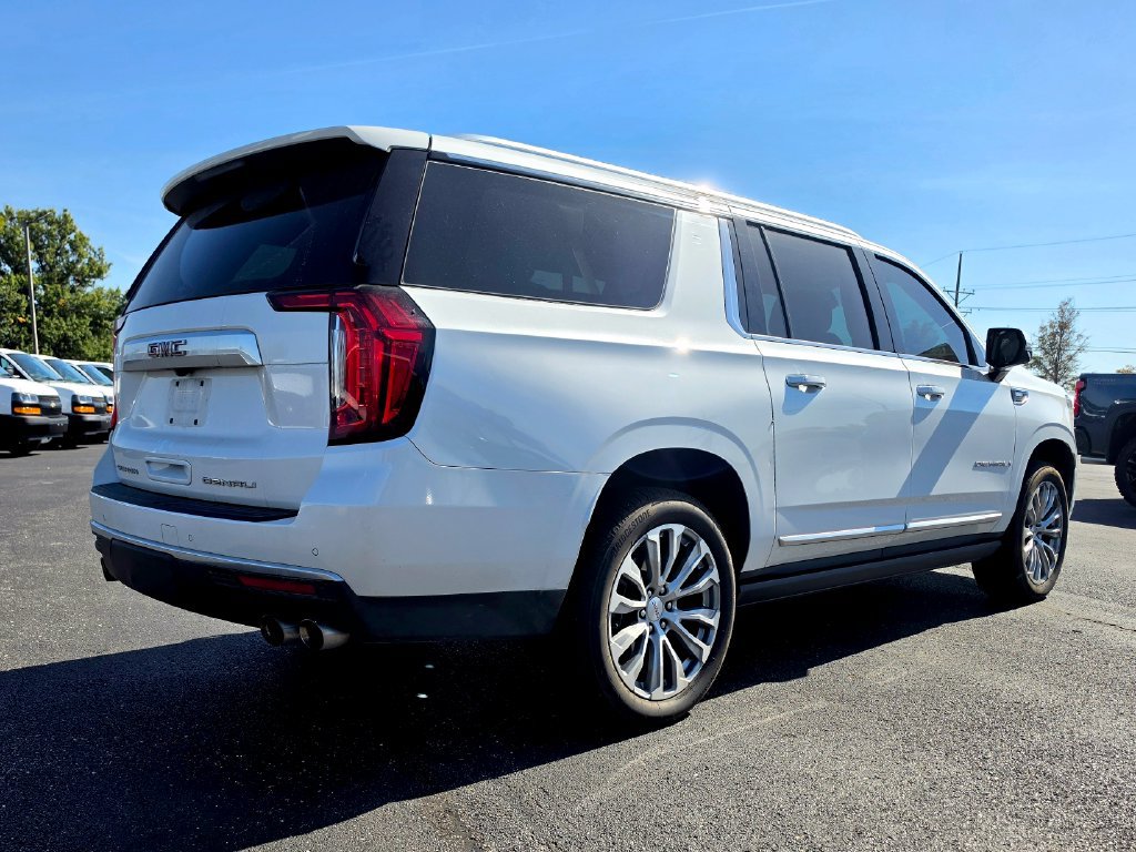 Used 2024 GMC Yukon XL Denali AWD/4WD image 12