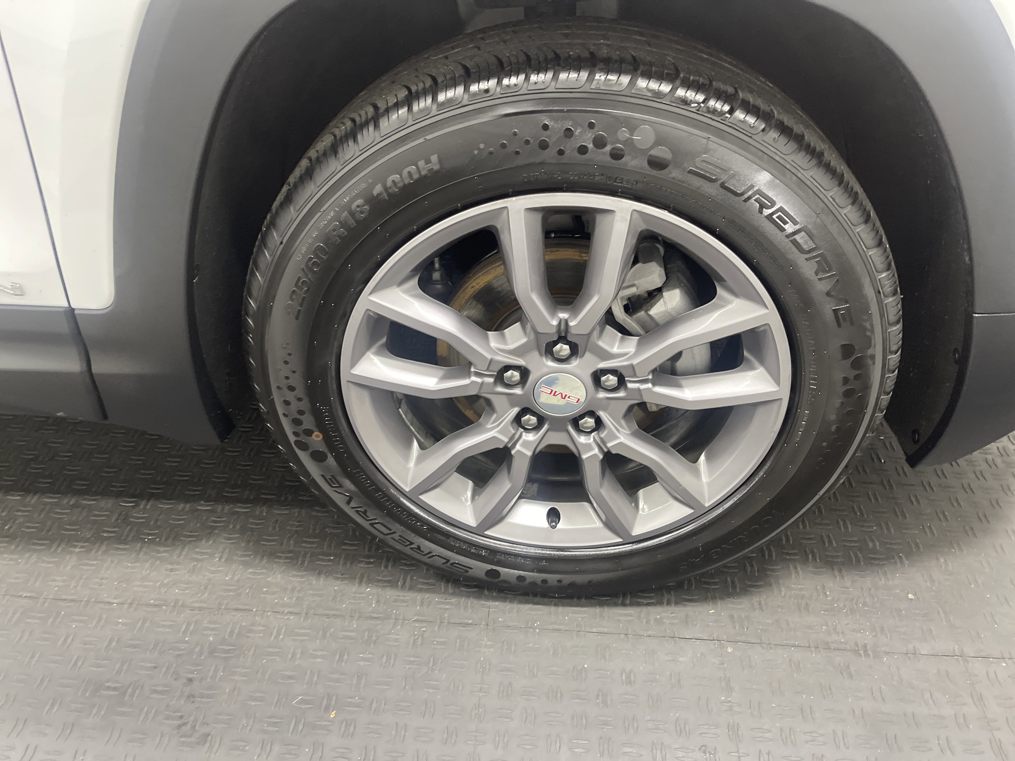 Used 2024 GMC Terrain SLT image 29