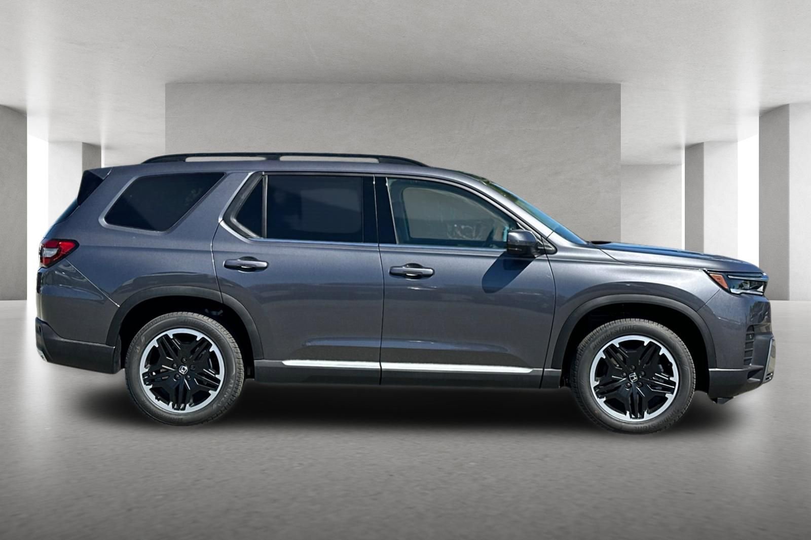 New 2026 Honda Pilot Touring image 3