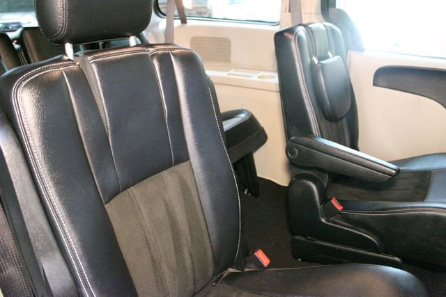 Used 2019 Dodge Grand Caravan SXT FWD image 12