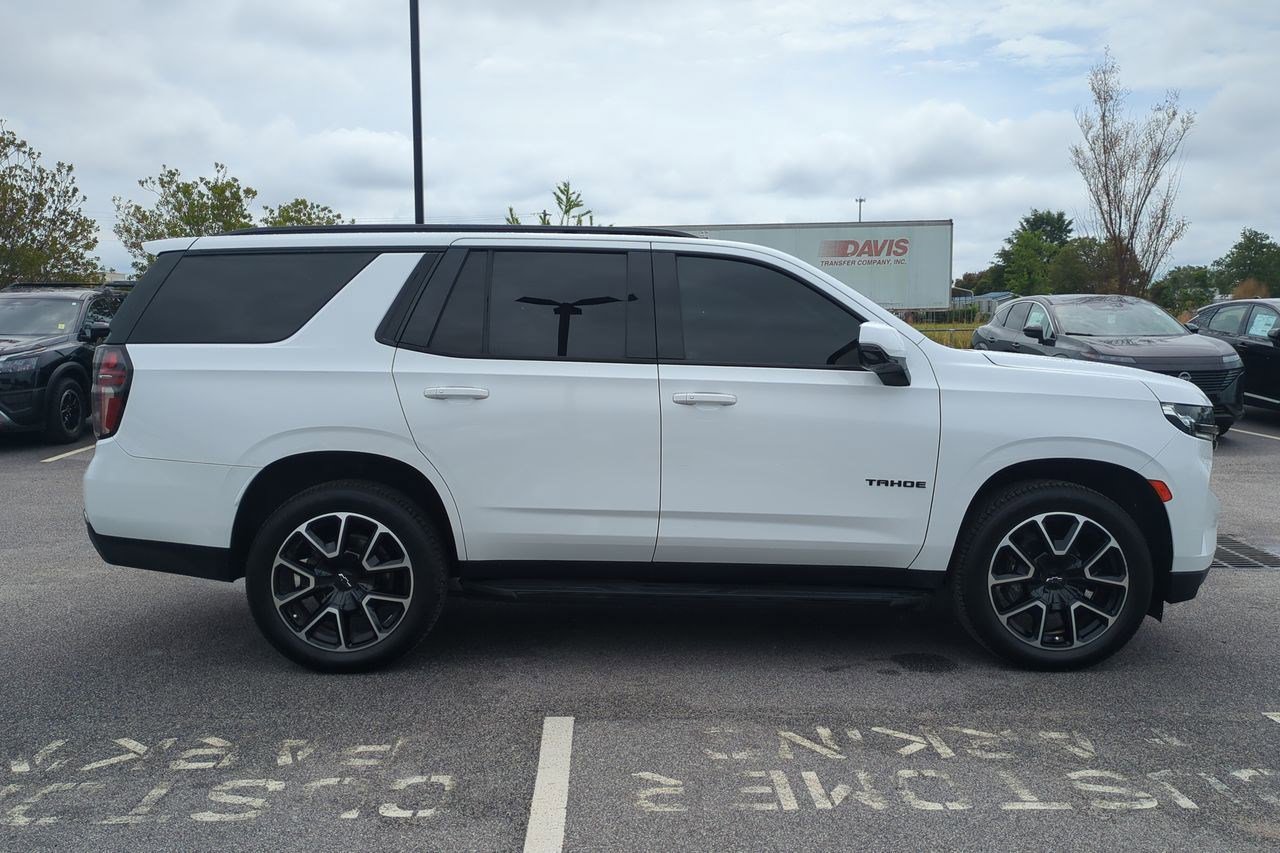 Used 2021 Chevrolet Tahoe RST w/ Luxury Package RWD image 2
