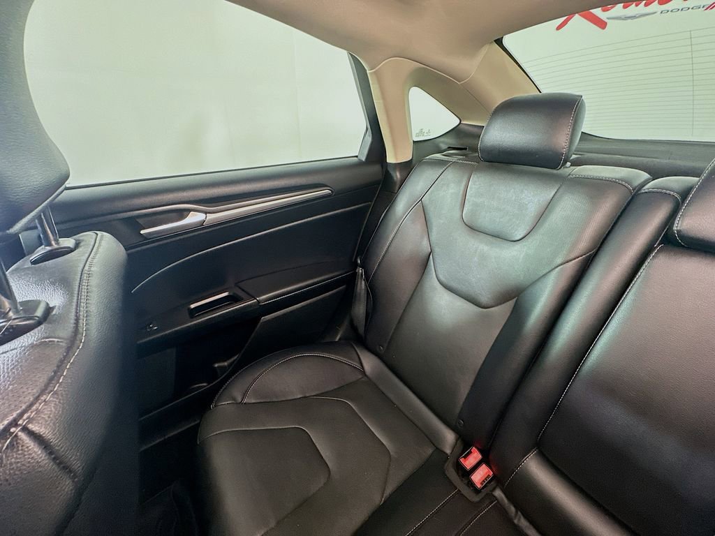 Used 2018 Ford Fusion Titanium AWD/4WD image 12