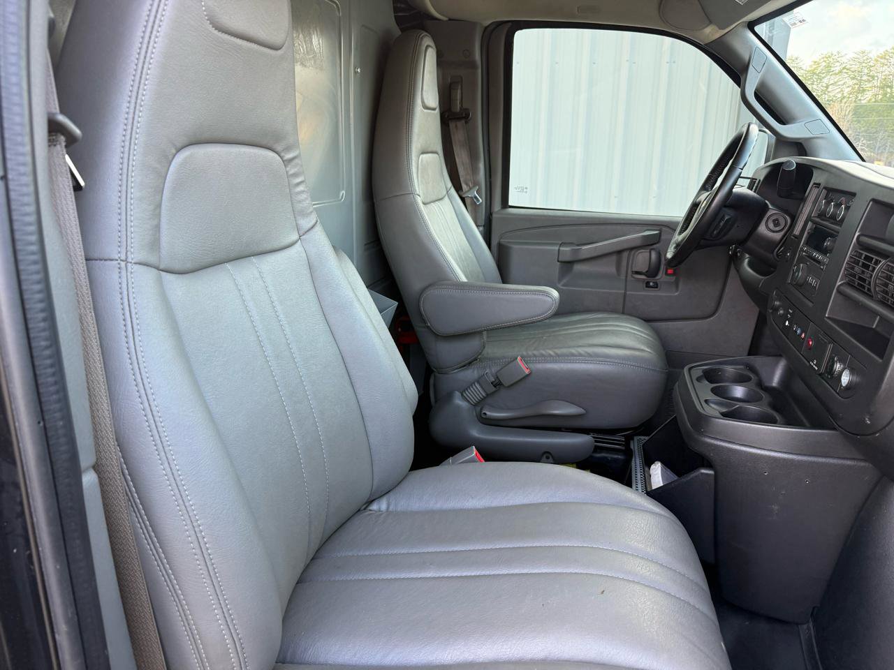 Used 2018 Chevrolet Express 2500 Work Van w/ Driver Convenience Package image 23