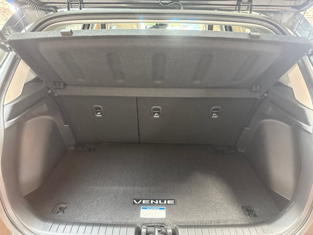 New 2026 Hyundai Venue SEL FWD image 9