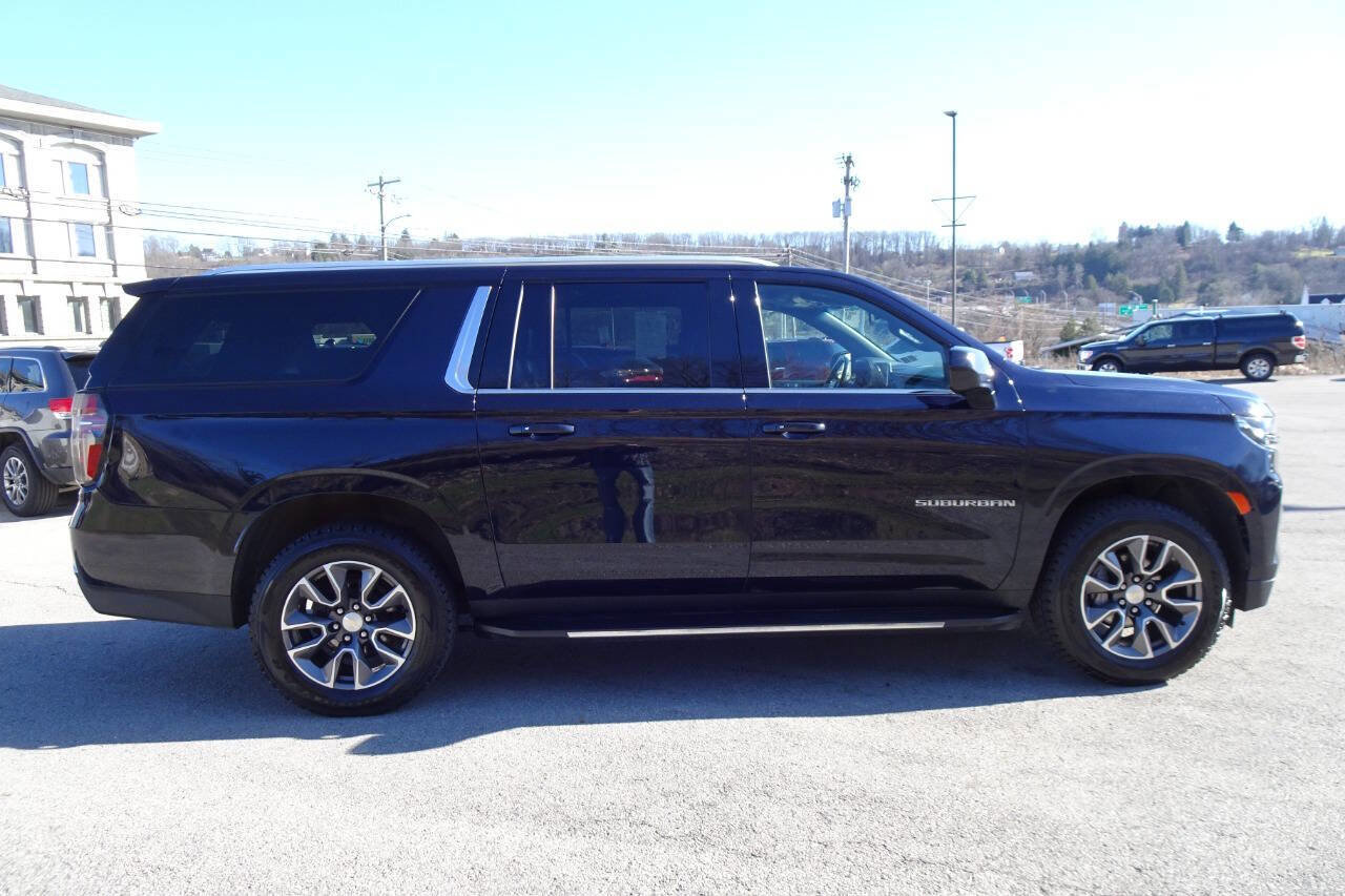 Used 2021 Chevrolet Suburban LT image 5