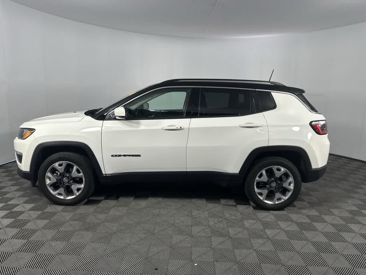Used 2020 Jeep Compass Limited AWD/4WD image 5