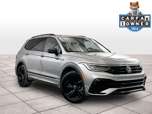 Used 2024 Volkswagen Tiguan SE R-Line AWD/4WD image 2