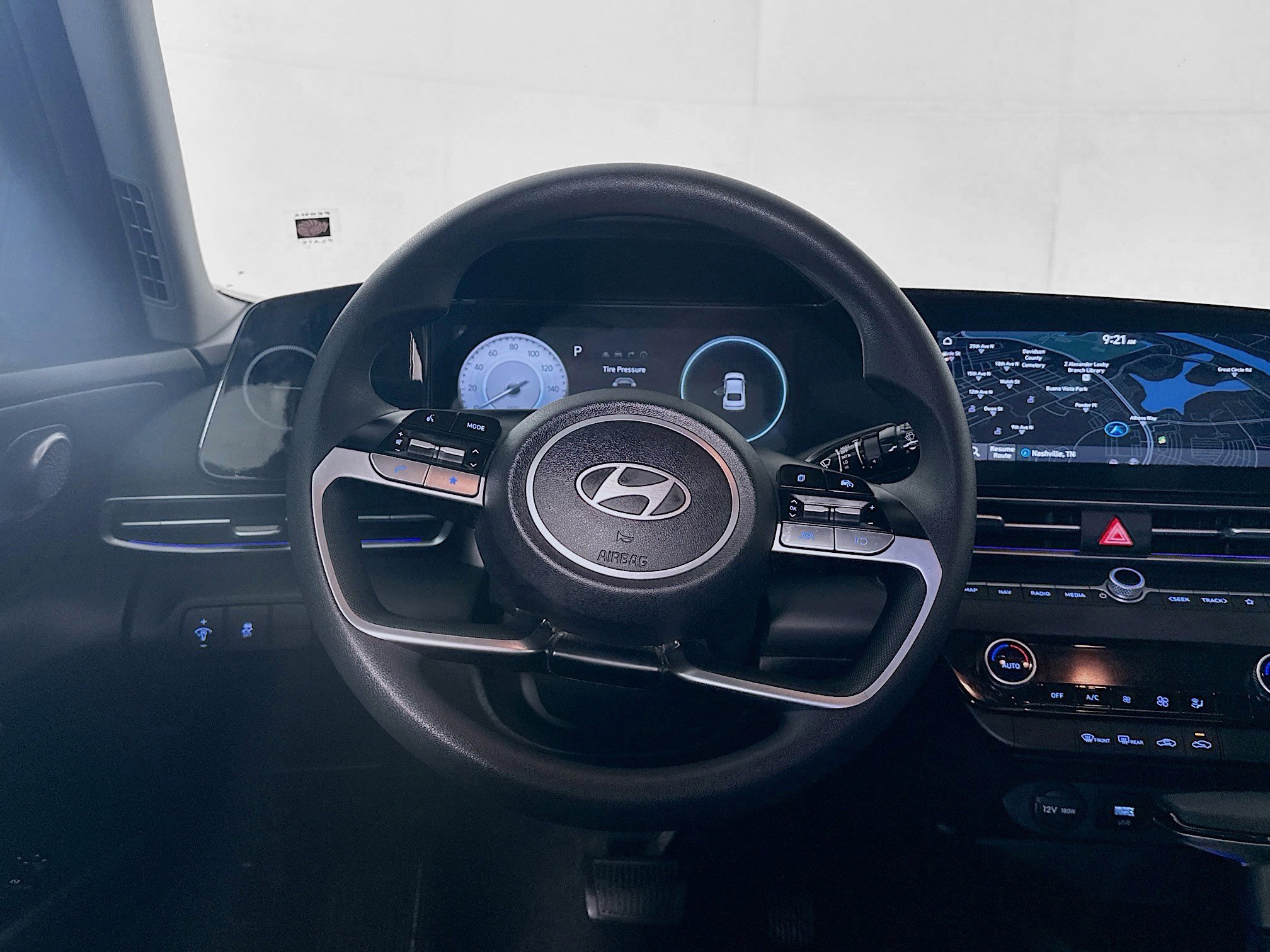 Used 2024 Hyundai Elantra SEL image 18