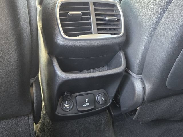 Used 2020 Hyundai Santa Fe Limited FWD image 15