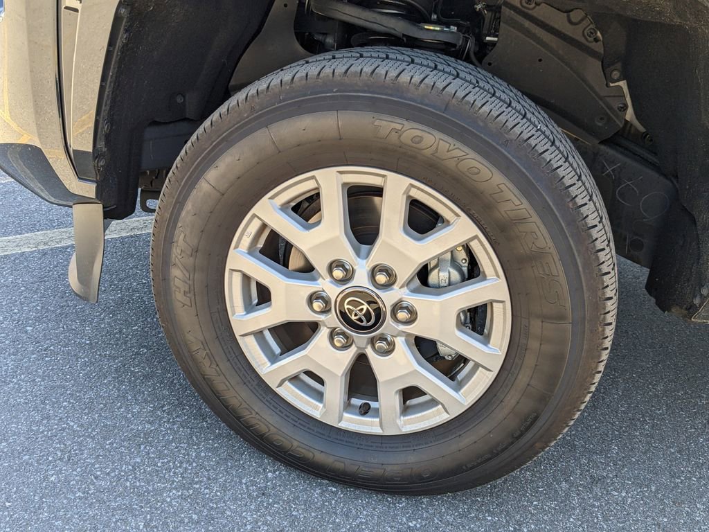 Used 2025 Toyota Tacoma SR5 image 34